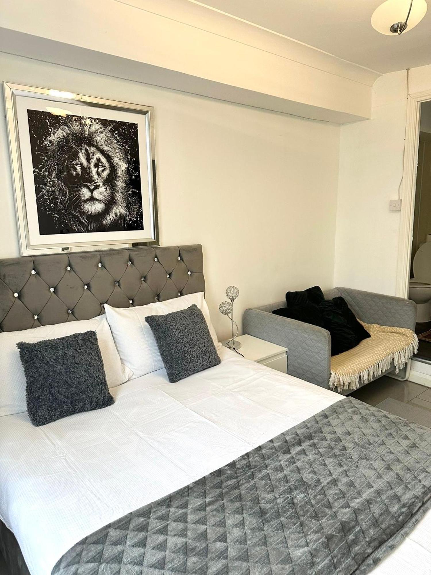 "Bright & Spacious" 3 Bedroom Flat By Kings Cross, St Pancras Station!!!!64 Londra Exterior foto