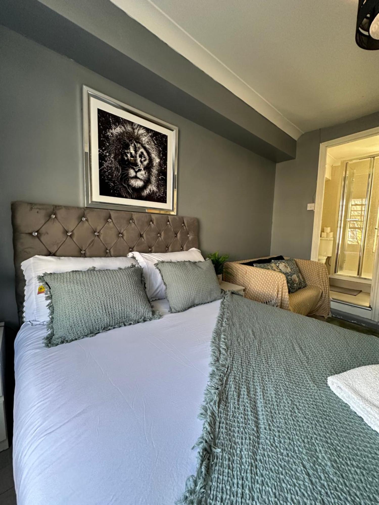 "Bright & Spacious" 3 Bedroom Flat By Kings Cross, St Pancras Station!!!!64 Londra Exterior foto